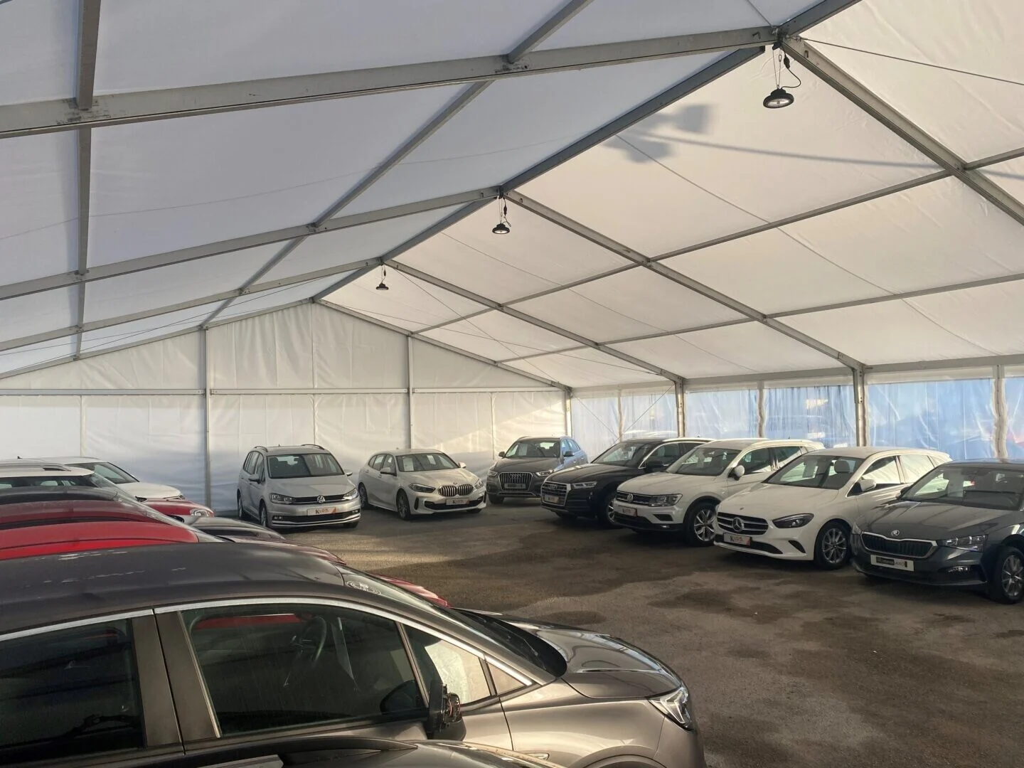 BatnCo MORBIHAN AUTO Kermorvant Vannes 15x20m showroom 01 Realisations